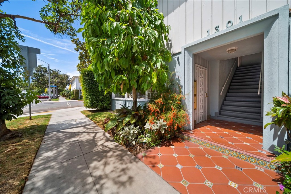 Highly Sought-After Alamitos Beach! Prime 1st Street & Esperanza Ave corner location — only 0.2 miles to the beach! NO Elevators, No Stairs, NO Long hallways — just a quick, easy ground-level in-and-out unit.
This bright and spacious 2-Bed, 2-Bath Condo includes a Private Garage plus an additional parking space. Inside you’ll find an updated Kitchen (with newer plumbing as of last month), freshly painted walls, crown molding, pocket doors and double-paned vinyl windows that flood the home with natural light. Both Bedrooms feature full Bathrooms, with one offering a Private entrance — perfect for roommates, guests, or extended family.
The community is a gem: a smaller, professionally managed building with recent upgrades including a newer roof.
HOA dues are packed with value — just $344 (1 occupant) / $395 (2 occupants) and include gas, trash, sewer, pest control, gardeners, common area upkeep, laundry access/maintenance, plus HOA insurance with earthquake coverage.
THIS UNIT IS A SMART INVESTMENT IN YOUR REAL ESTATE FUTURE.