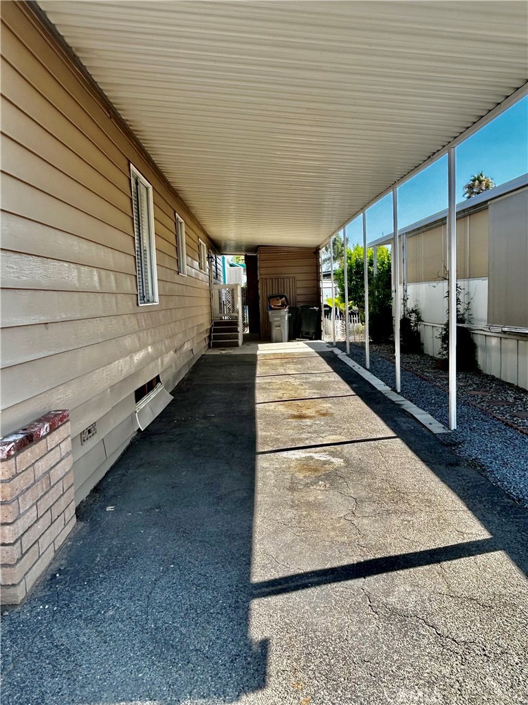 725 W Thornton Ave 105