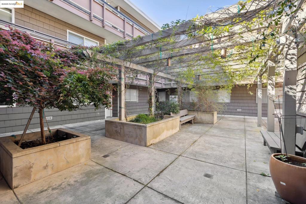 ELMWOOD - Residential