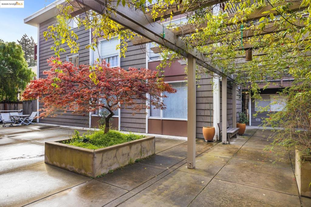 ELMWOOD - Residential