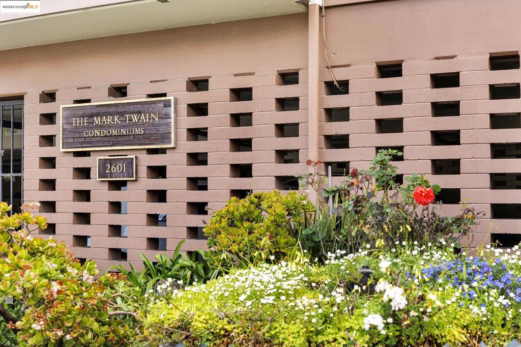 ELMWOOD - Residential