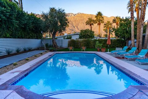 Photo of 1423 E San Lorenzo Road, Palm Springs, CA 92264 (MLS # 219143025DA)