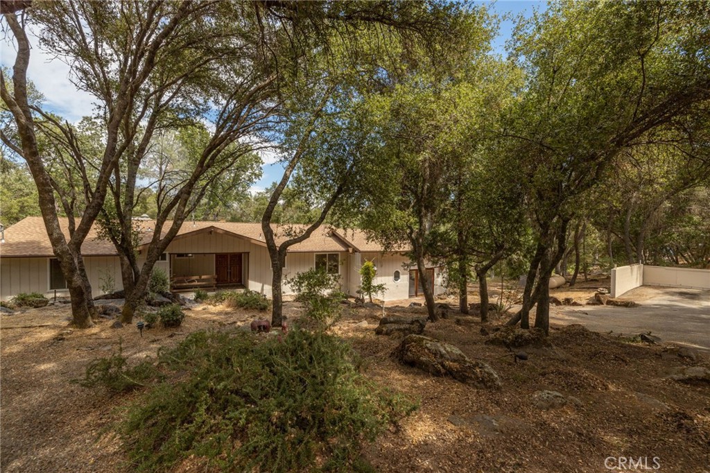 Welcome to your dream home!
This property includes 2 acres spanning two lots (054-361-020-000 and 054-361-019-000), providing approximately 300’ x 300’ of space for privacy and relaxation. The second lot is buildable, offering potential for a rental unit or an in-law home. Behind the property lies public land, ensuring no neighbors in your view for true seclusion.
The spacious 2,117 sq ft home offers 3 bedrooms and 2.5 baths, making it ideal for families, weekend getaways, or a quiet retreat after work in the Valley—just 25 minutes from Fresno. At 2,200 feet elevation, you can escape the summer heat and winter fog.
Recent updates make this home move-in ready, with a new roof and gutters (2024), fresh interior and exterior paint, and new floor coverings (2025). Set back from the road for maximum privacy, the property features a spacious enclosed deck with views of two seasonal creeks and a large circular patio. A game room complete with a beautiful 9x5 slate pool table is perfect for entertaining.
You’ll also find two outbuildings for storage, plus a finished basement perfect for a workshop, crafting studio, or additional storage needs.
Call to schedule a showing today!!