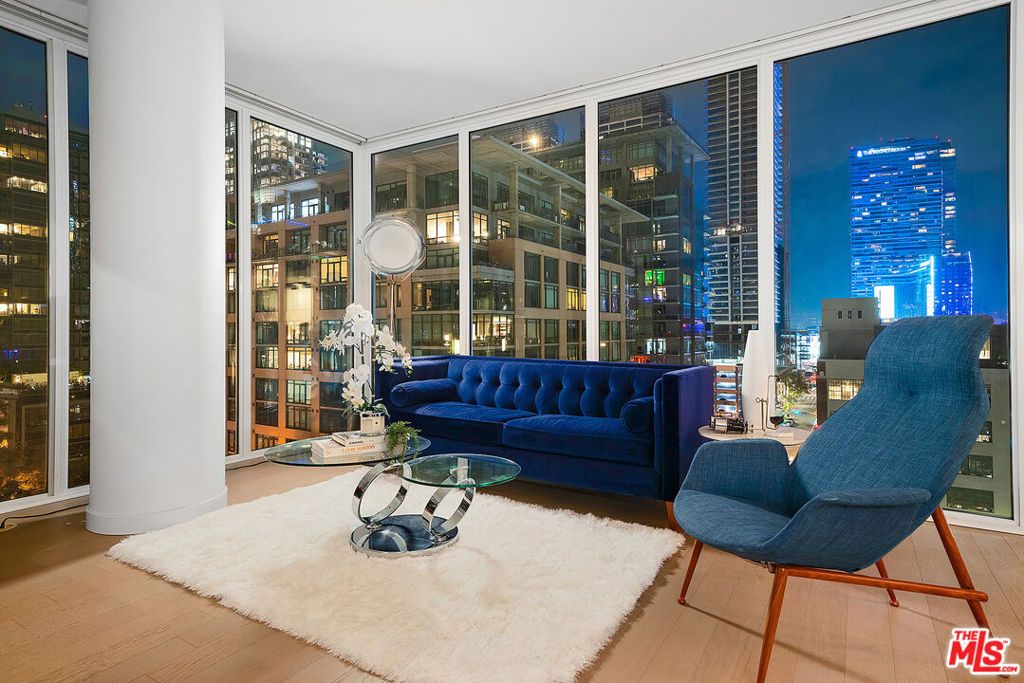 Photo of 1050 S GRAND Avenue #901, Los Angeles, CA 90015 (MLS # 24344457)