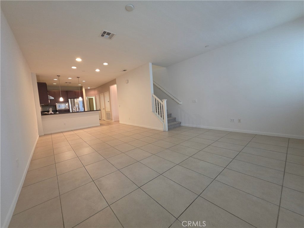 1568 W Artesia D