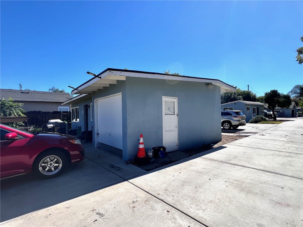 11530 Hallwood