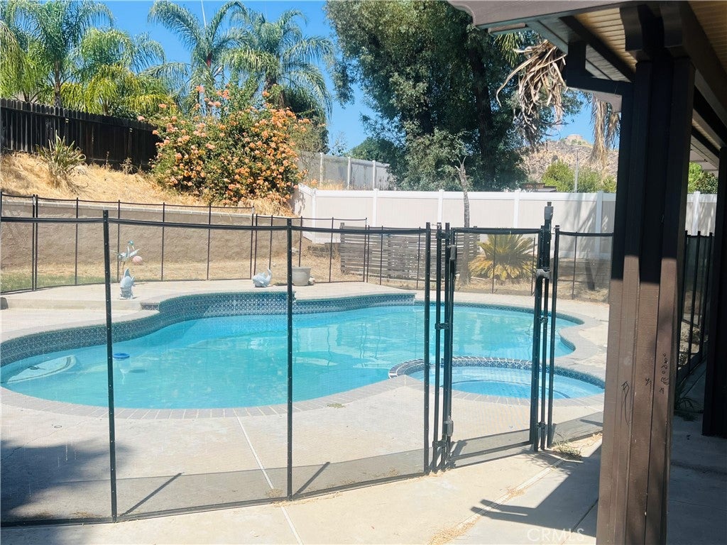 133 S Woodlake