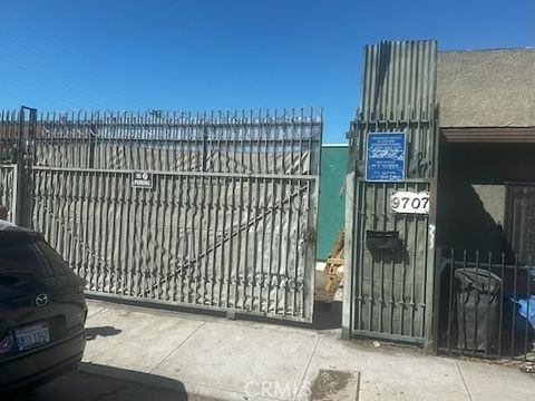 Photo of 9705 S Broadway, Los Angeles, CA 90003 (MLS # IV25267707)
