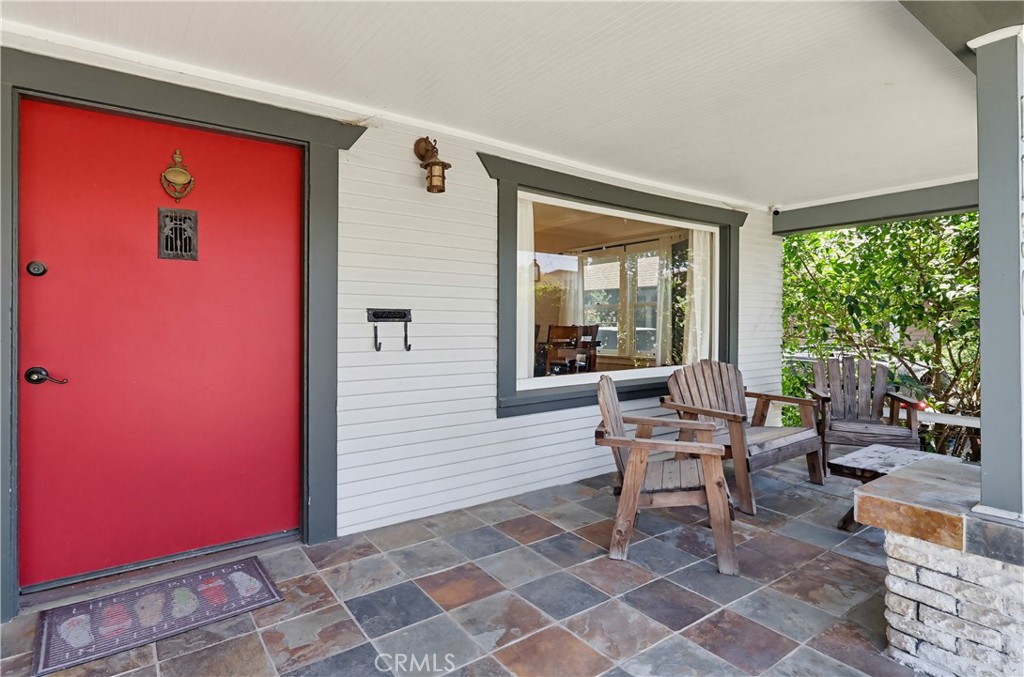 1130 E Appleton