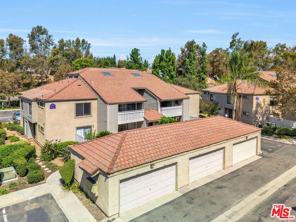 75 Carriage Way
