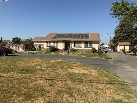 Photo of 11601 W Clover Rd, Tracy, CA 95376 (MLS # 41113130) Photo of 11601 W Clover Rd, Tracy, CA 95376 (MLS # 41113130)