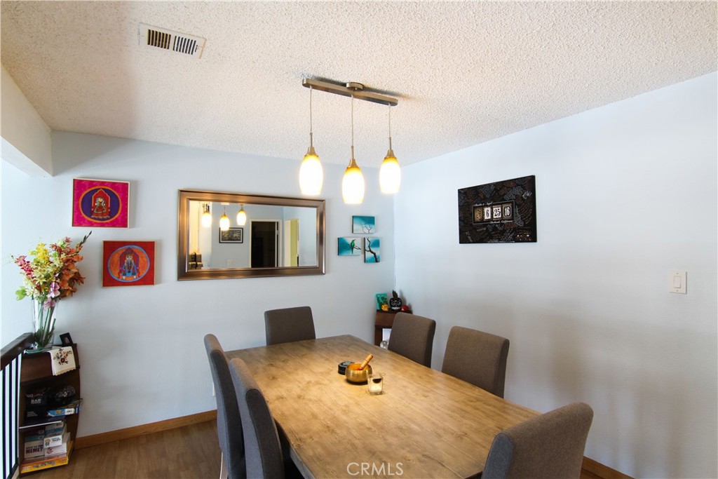 18425 Saticoy Street 4