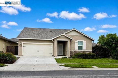 Photo of 1974 Garden Ln, Rio Vista, CA 94571 (MLS # 41134550)