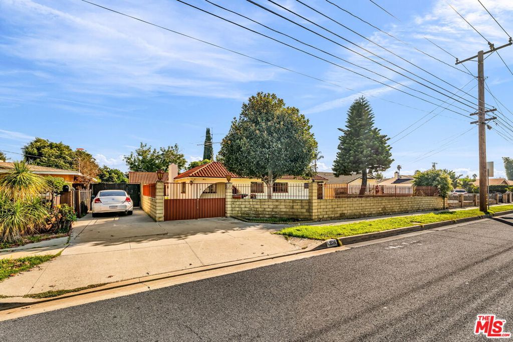 1514 S California Avenue