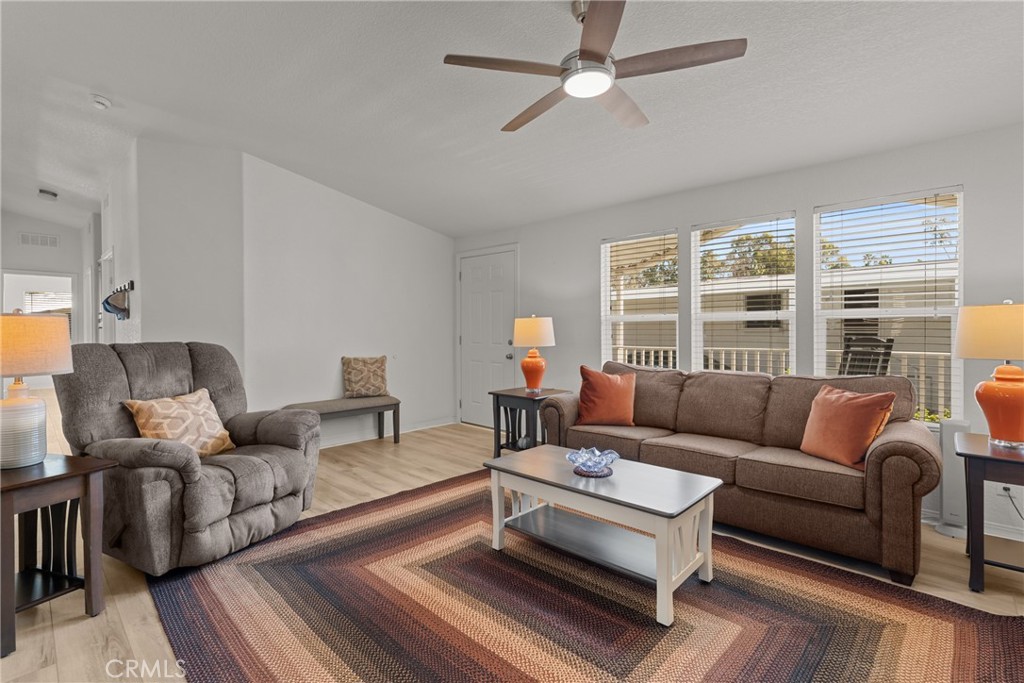24001 Muirlands 12