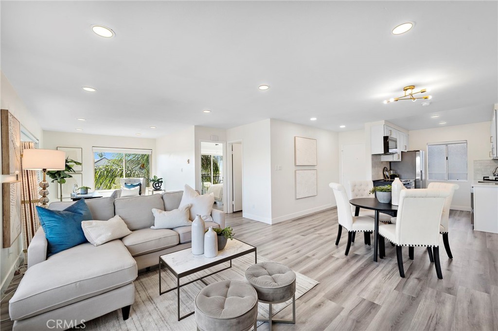 5959 E Naples Plaza 306