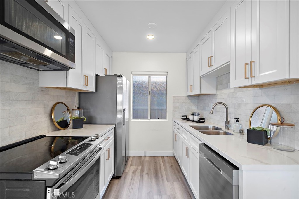 5959 E Naples Plaza 306