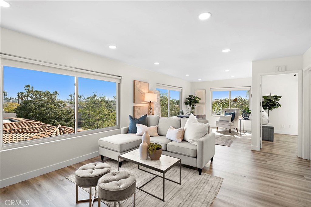 5959 E Naples Plaza 306