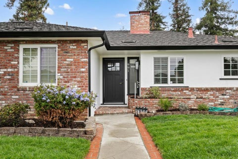 Photo of 991 Fairfield Avenue, Santa Clara, CA 95050 (MLS # ML82062481)