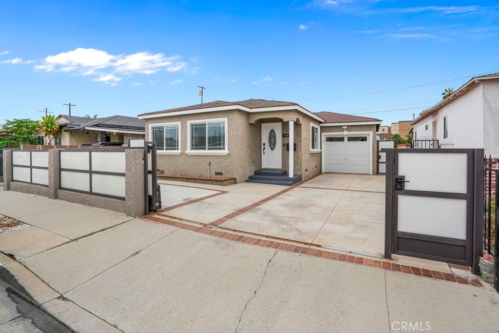 440 E Desford