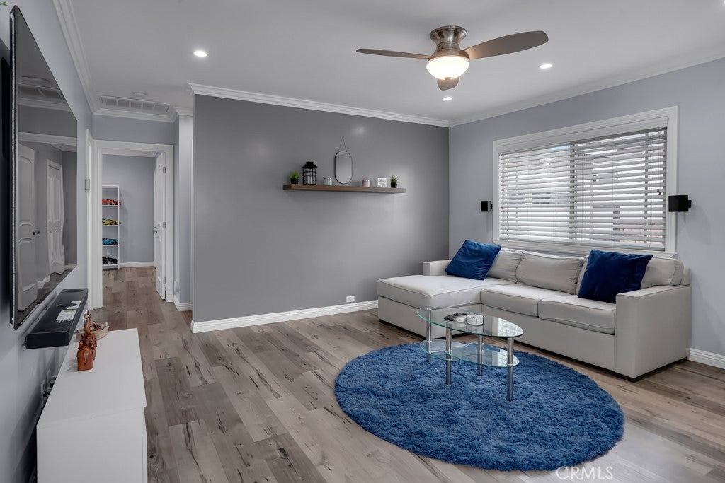 440 E Desford