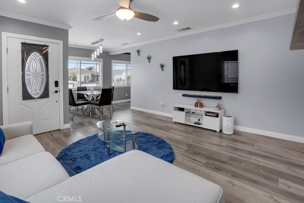 440 E Desford