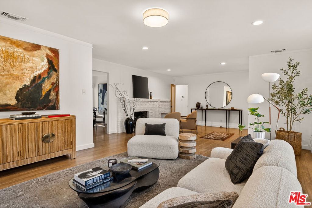 456 Lincoln Boulevard