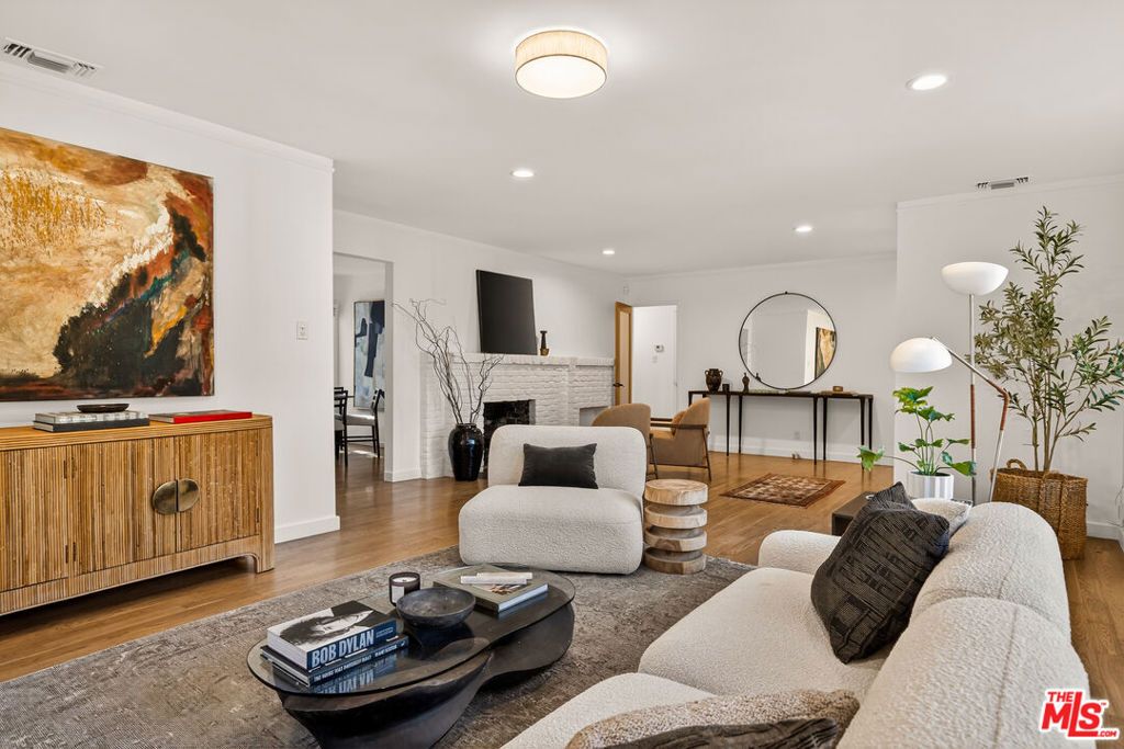 Photo of 456 Lincoln Boulevard, Santa Monica, CA 90402 (MLS # 26660029)