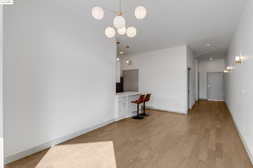 410 Webster St 1