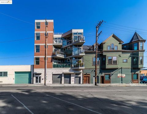 Photo of 410 410 Webster St #1, Oakland, CA 94607 (MLS # 41111816)
