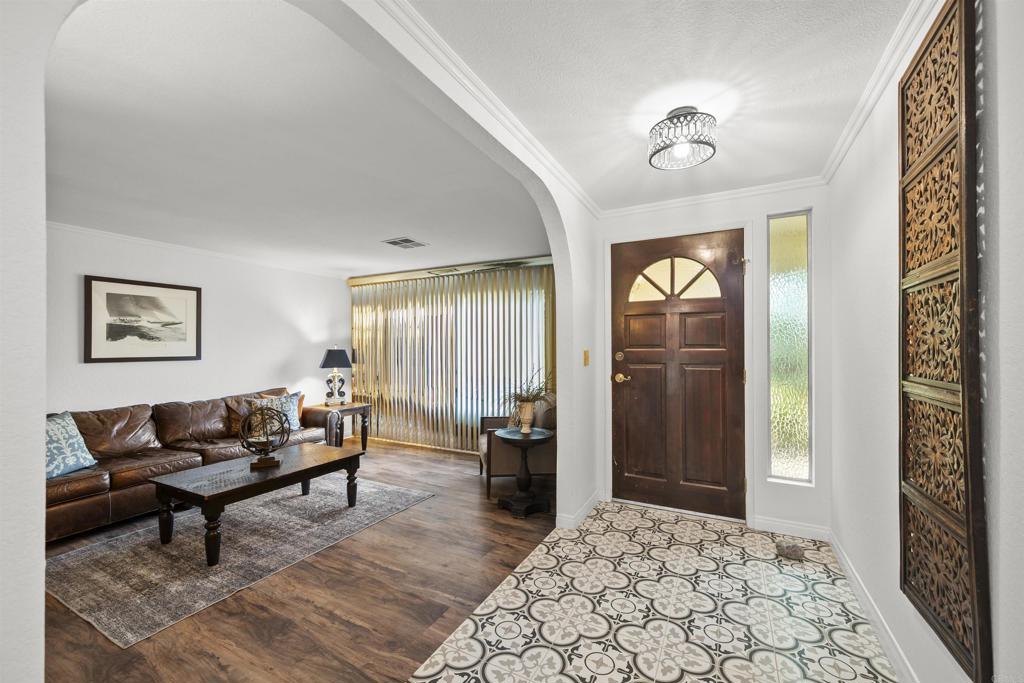 3870 Avenida San Miguel