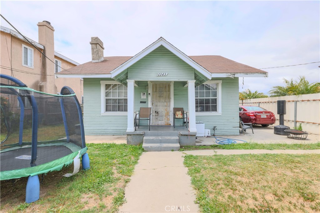 1341 N Fries
