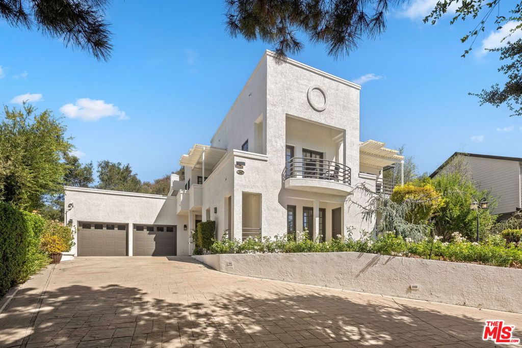 283 Lake Sherwood Drive