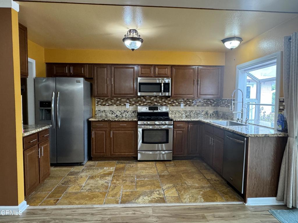 Woodside 2 - 202202 - Residential Lease