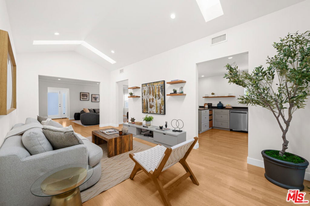 10625 Esther Avenue, Los Angeles CA 90064