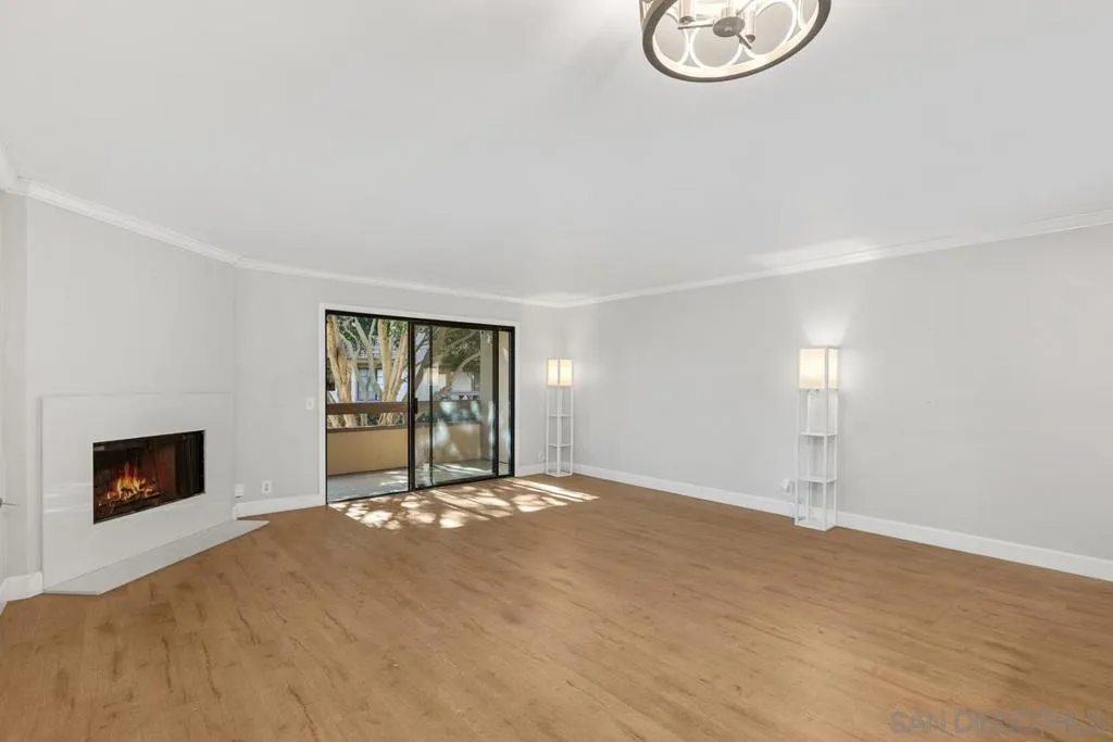 La Jolla, California 92037, United States, 2 Bedrooms Bedrooms, ,2 BathroomsBathrooms,Residential,Active,254076