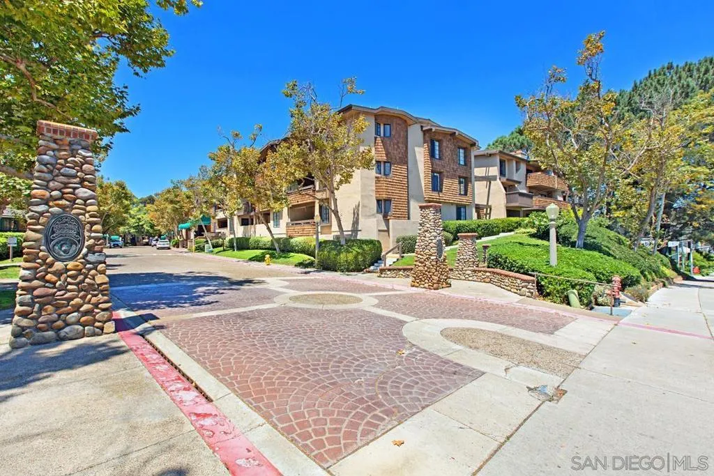 La Jolla, California 92037, United States, 2 Bedrooms Bedrooms, ,2 BathroomsBathrooms,Residential,Active,254076