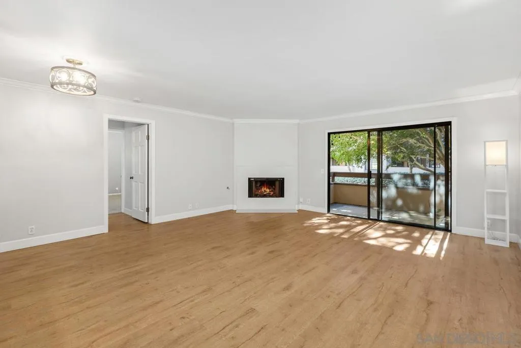 La Jolla, California 92037, United States, 2 Bedrooms Bedrooms, ,2 BathroomsBathrooms,Residential,Active,254076