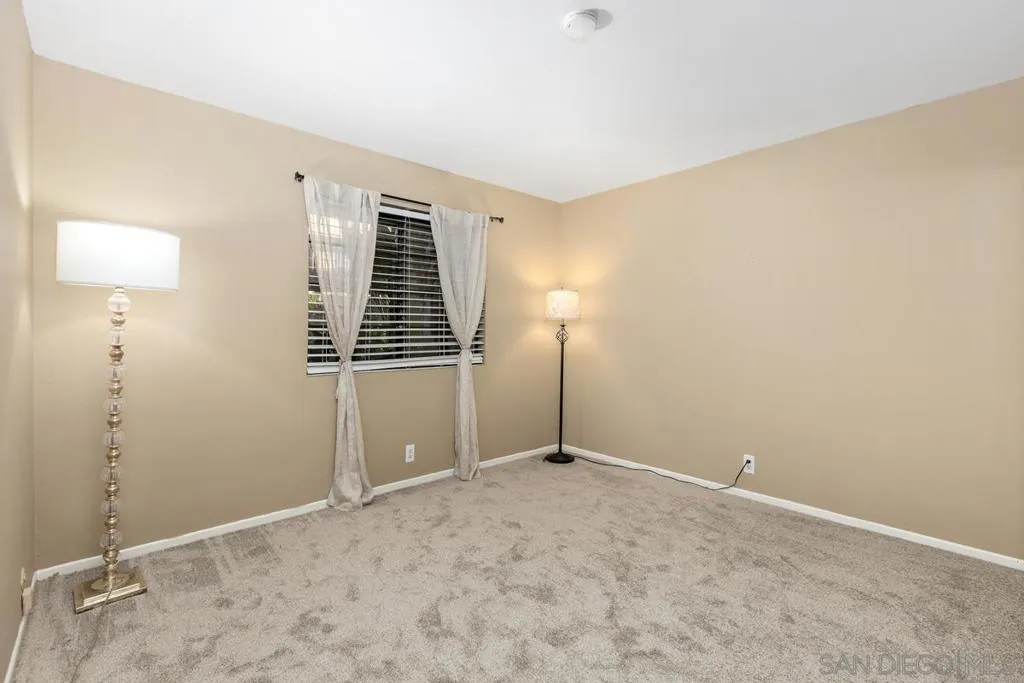 La Jolla, California 92037, United States, 2 Bedrooms Bedrooms, ,2 BathroomsBathrooms,Residential,Active,254076