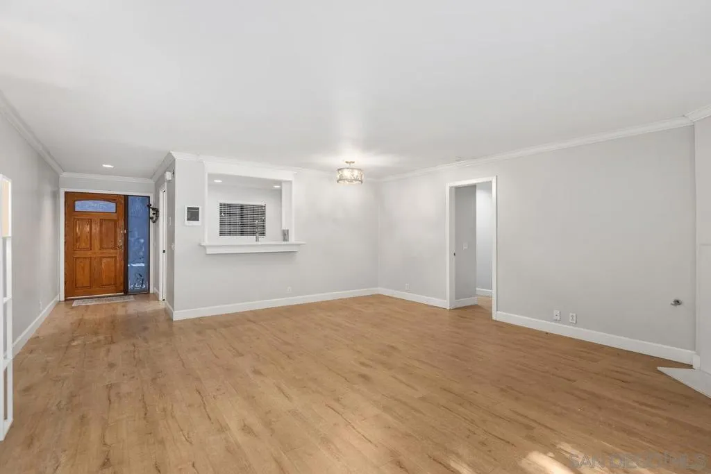 La Jolla, California 92037, United States, 2 Bedrooms Bedrooms, ,2 BathroomsBathrooms,Residential,Active,254076