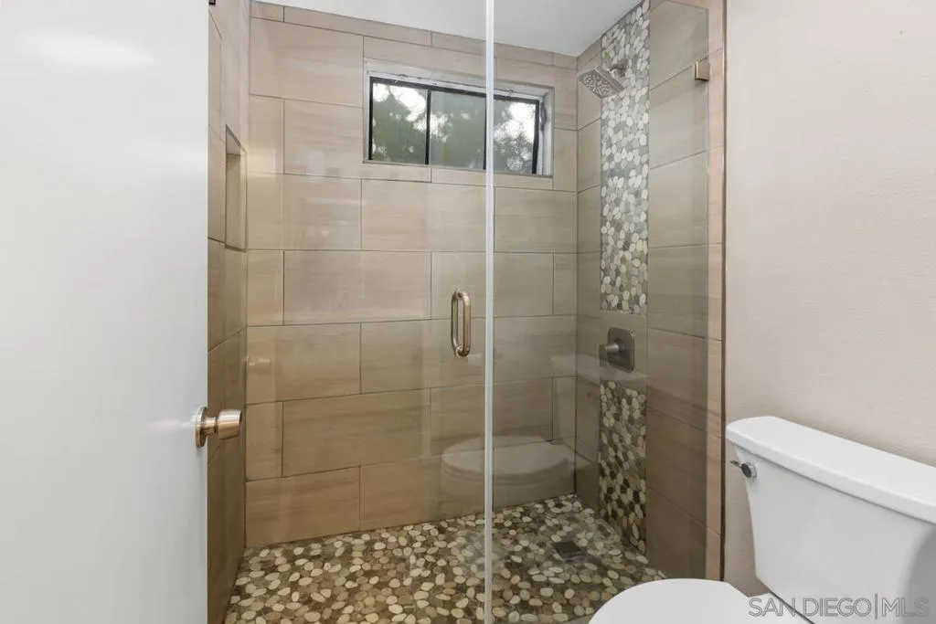 La Jolla, California 92037, United States, 2 Bedrooms Bedrooms, ,2 BathroomsBathrooms,Residential,Active,254076