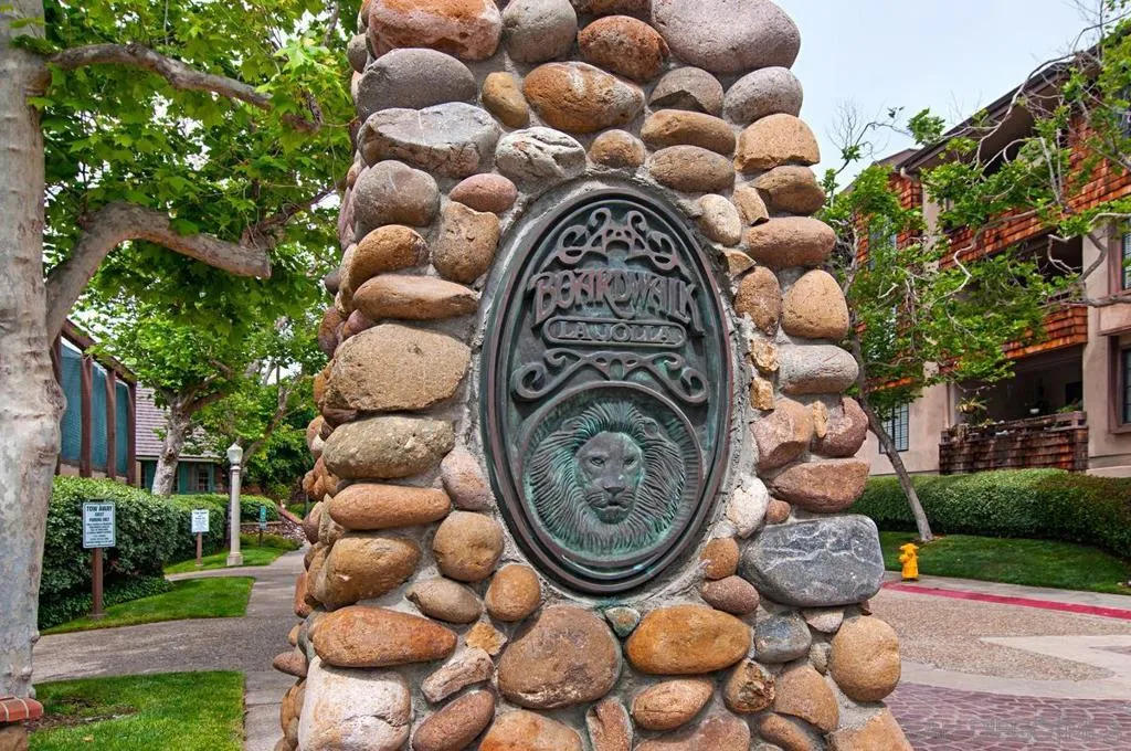 La Jolla, California 92037, United States, 2 Bedrooms Bedrooms, ,2 BathroomsBathrooms,Residential,Active,254076