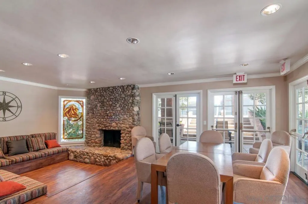 La Jolla, California 92037, United States, 2 Bedrooms Bedrooms, ,2 BathroomsBathrooms,Residential,Active,254076