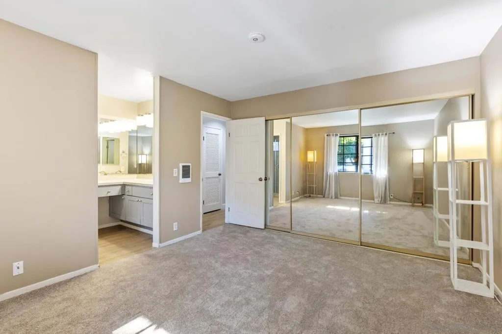 La Jolla, California 92037, United States, 2 Bedrooms Bedrooms, ,2 BathroomsBathrooms,Residential,Active,254076