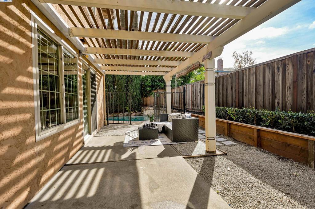 TOWN AND COUNTRY - Residential