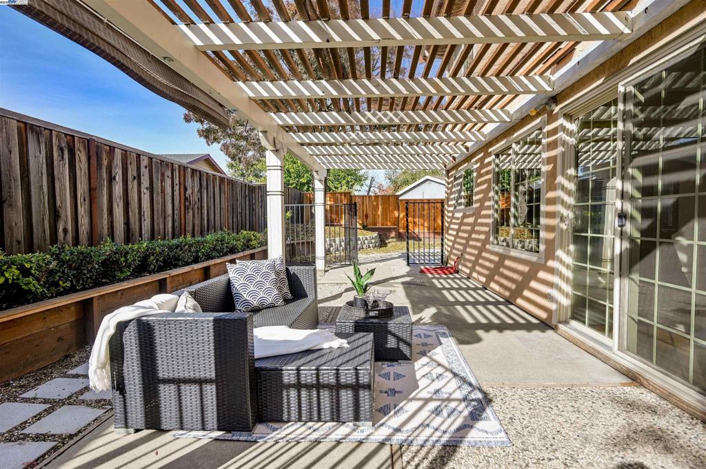 TOWN AND COUNTRY - Residential