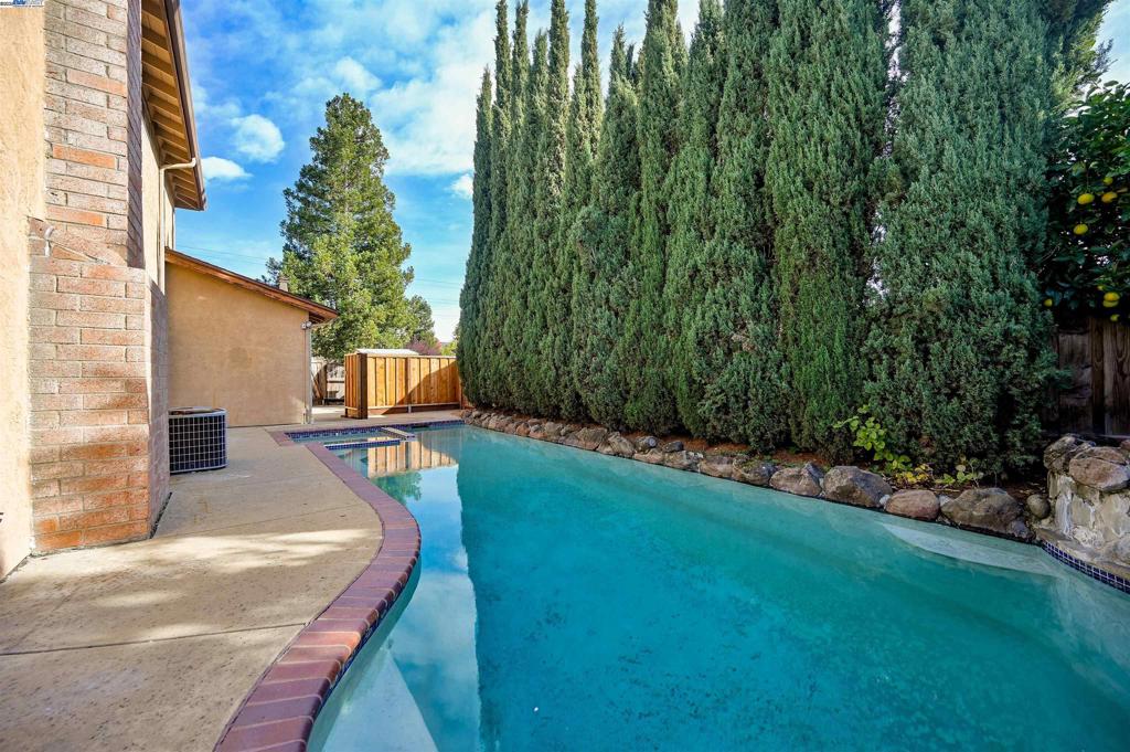 TOWN AND COUNTRY - Residential