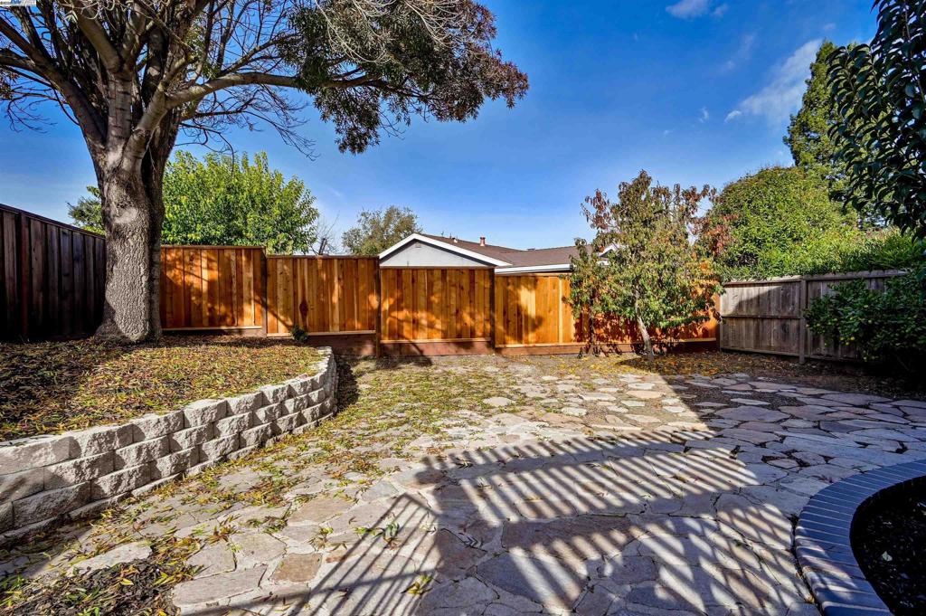 TOWN AND COUNTRY - Residential