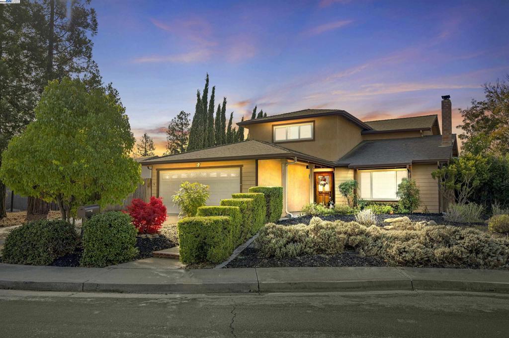 TOWN AND COUNTRY - Residential