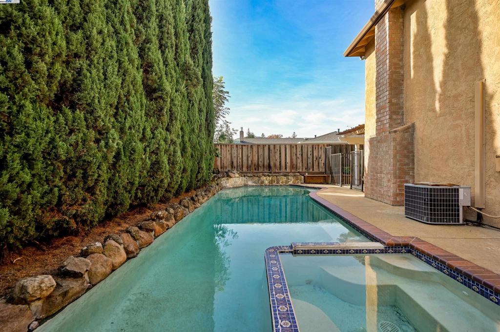 TOWN AND COUNTRY - Residential